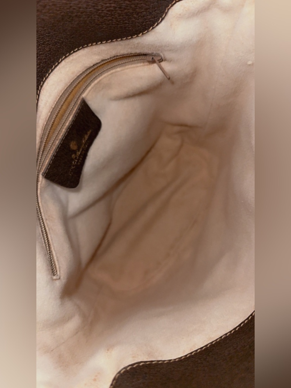 Authentic Gucci GG Supreme Bucket bag - Picture 15 of 16